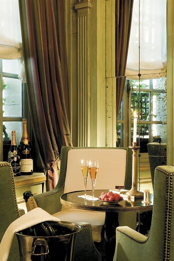 The Stylish and elegant Radisson Blue Le Dokhan’s Hotel , Paris Trocadero