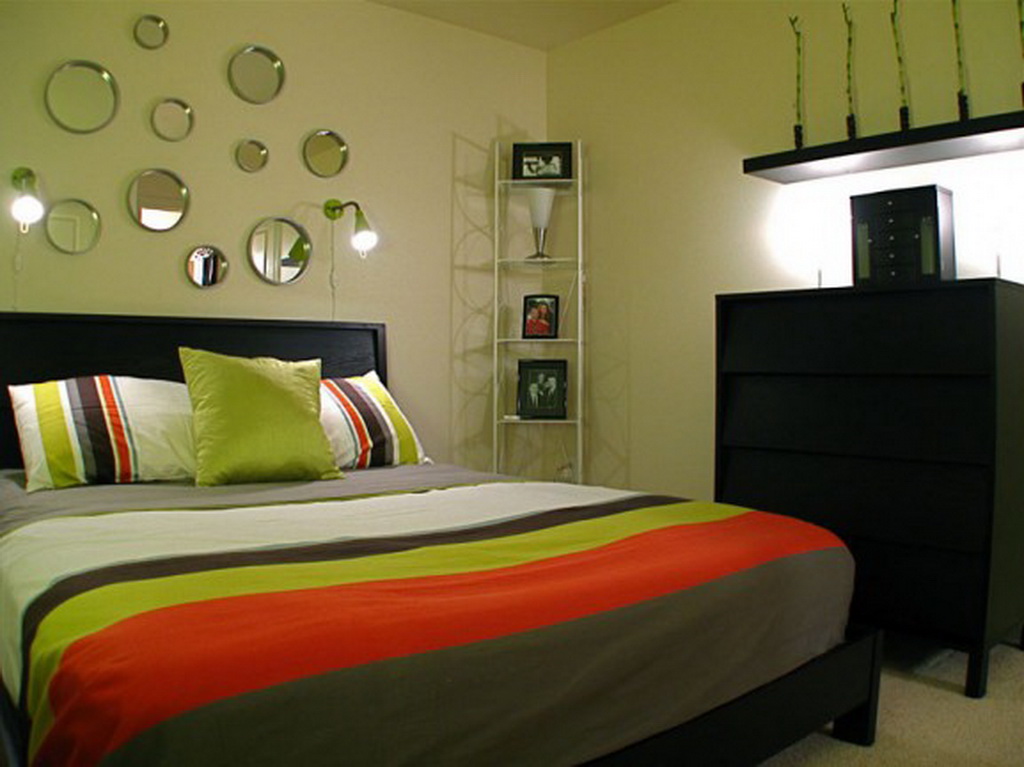 Bedroom-Decorating-Ideas-small-bedroom-decorating-ideas